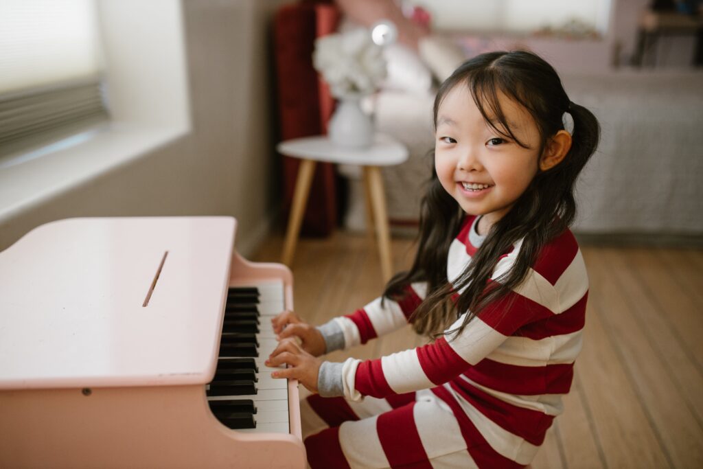 les cours de musique à domicile apaisent les enfants icm