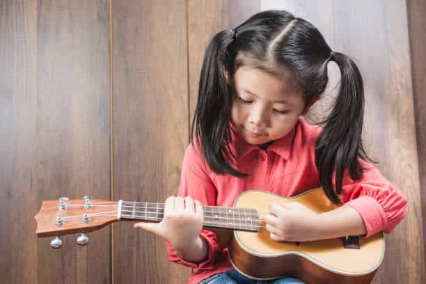 cours de ukulélé à domicile pour enfants icm